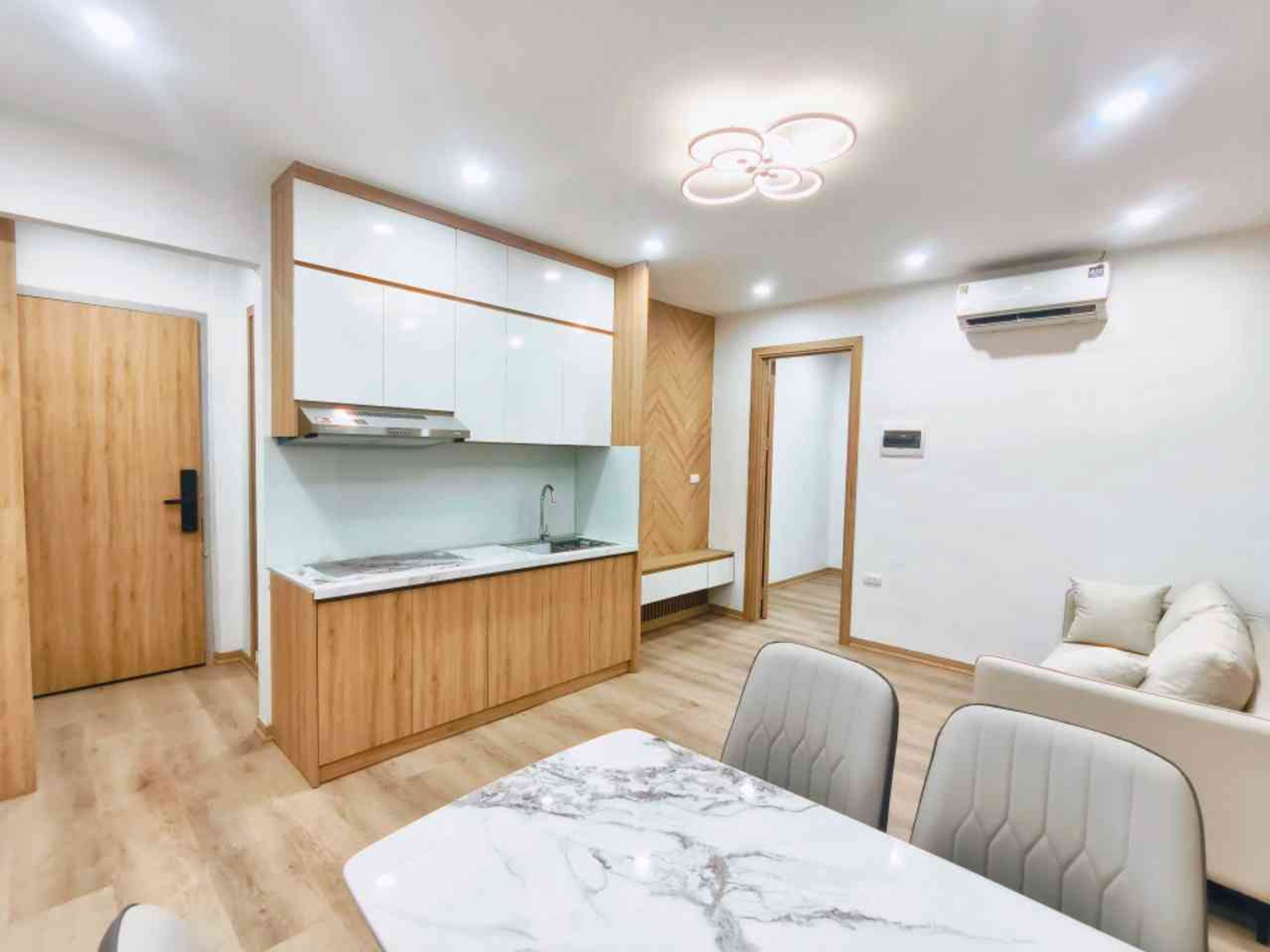 Bán nhà Giải Phóng - diện tích 80m2 1 tầng - Lô góc - giá 3,95 tỷ
