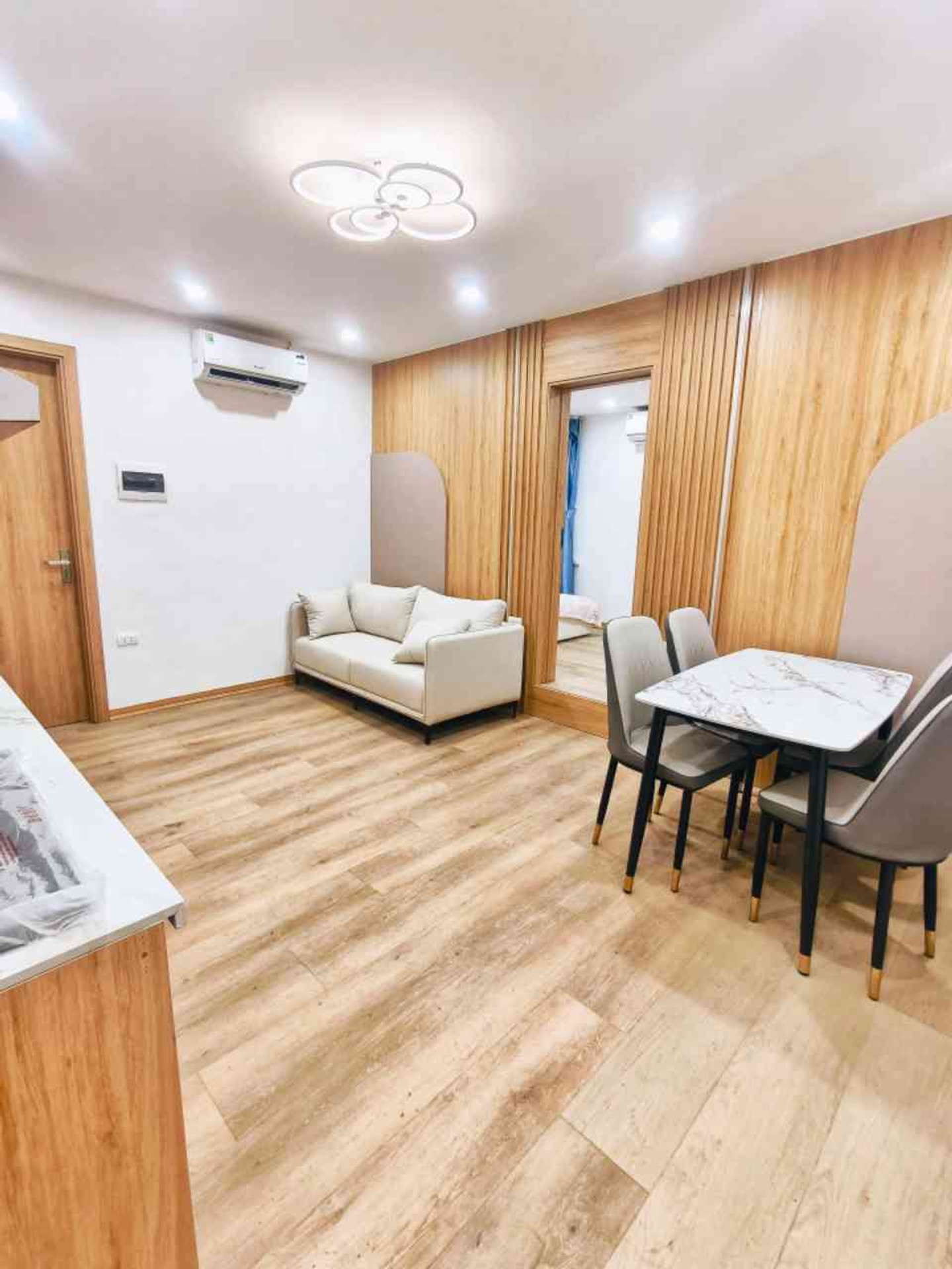 Bán nhà Giải Phóng - diện tích 80m2 1 tầng - Lô góc - giá 3,95 tỷ