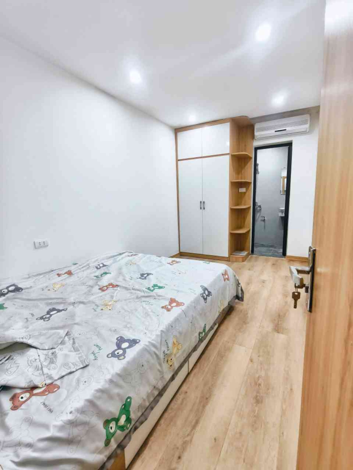 Bán nhà Giải Phóng - diện tích 80m2 1 tầng - Lô góc - giá 3,95 tỷ