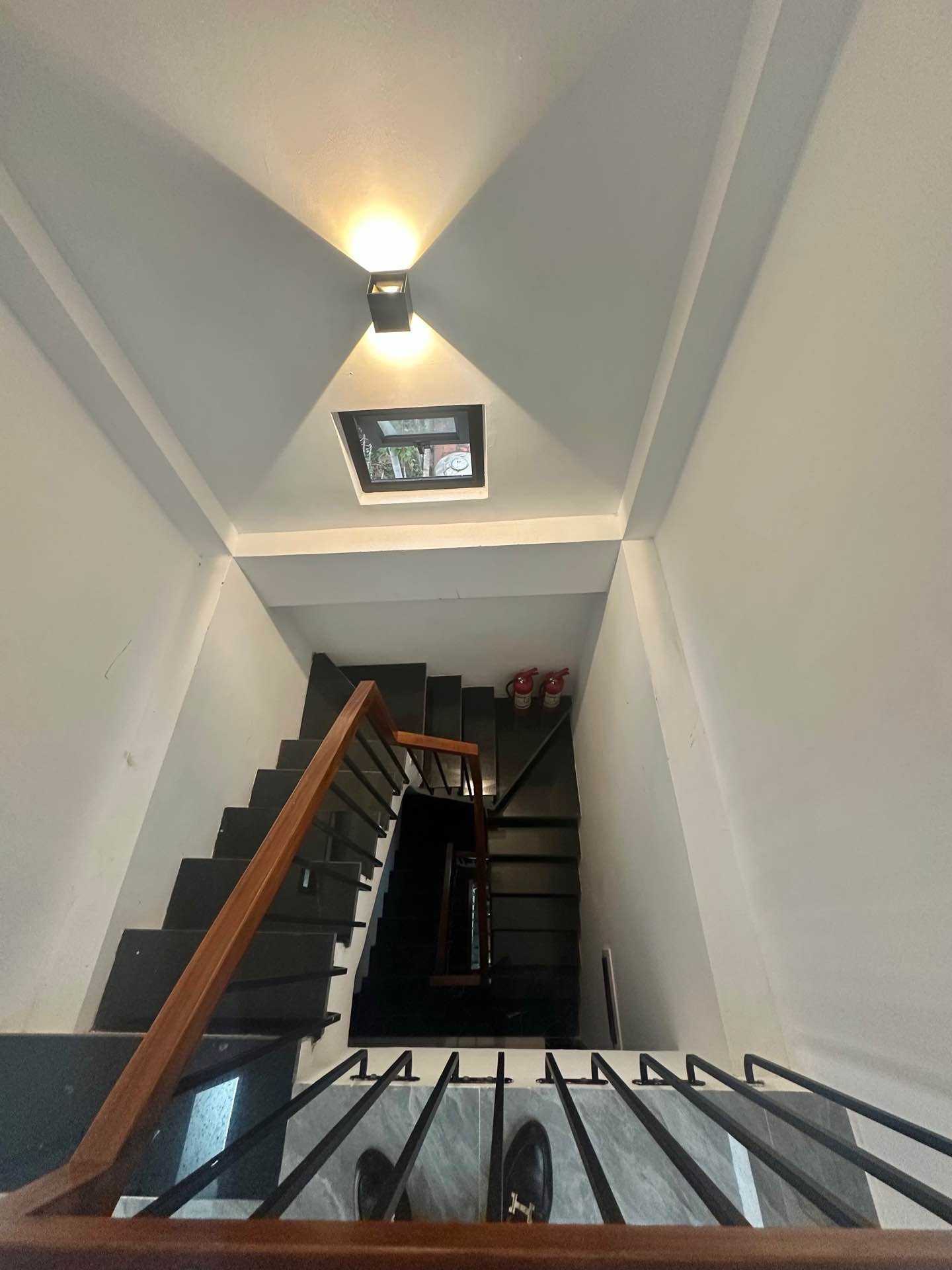 Bán nhà Trương Định - diện tích 90m2 8 tầng - Thang máy - giá 25 tỷ