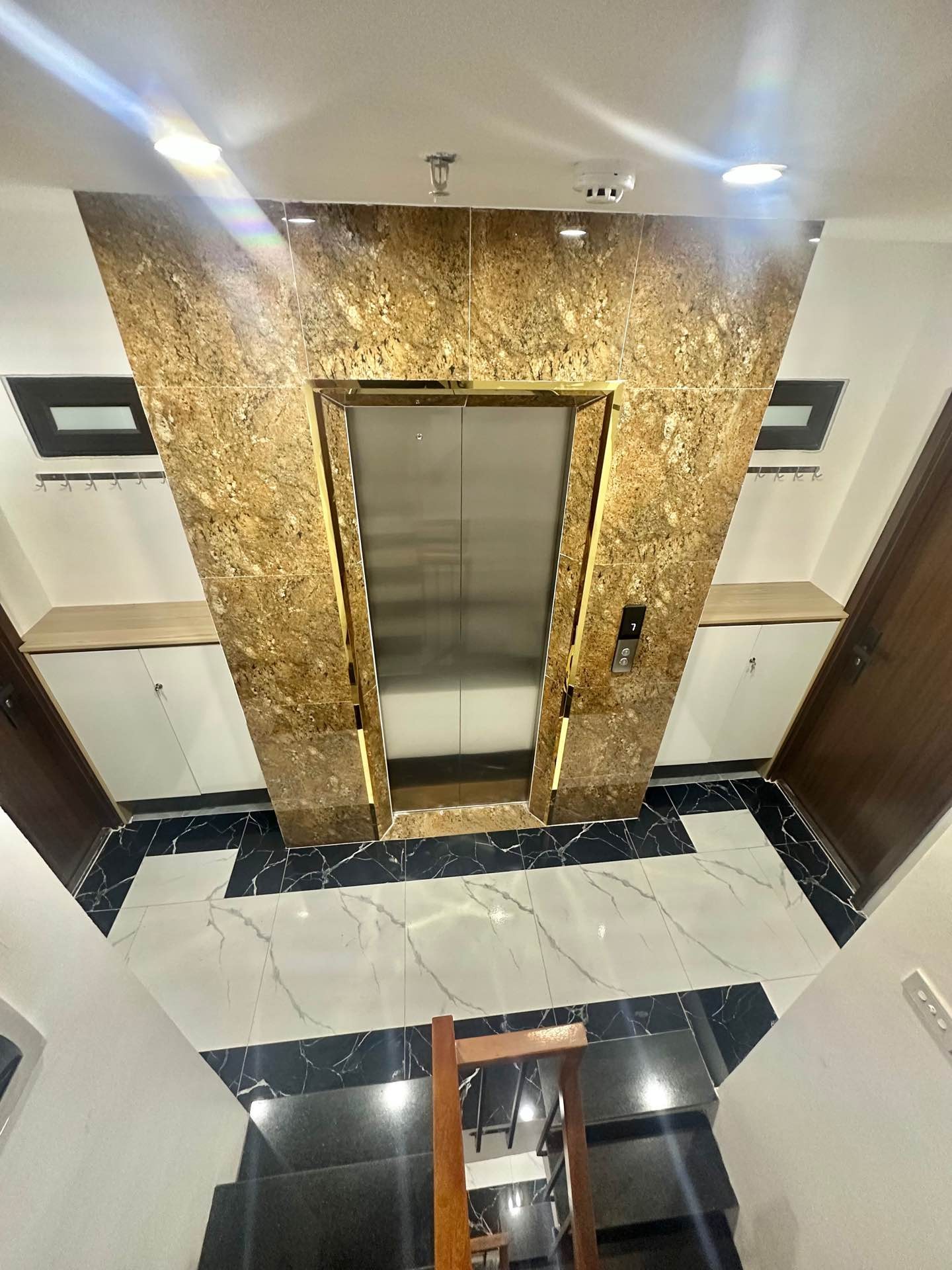 Bán nhà Trương Định - diện tích 90m2 8 tầng - Thang máy - giá 25 tỷ