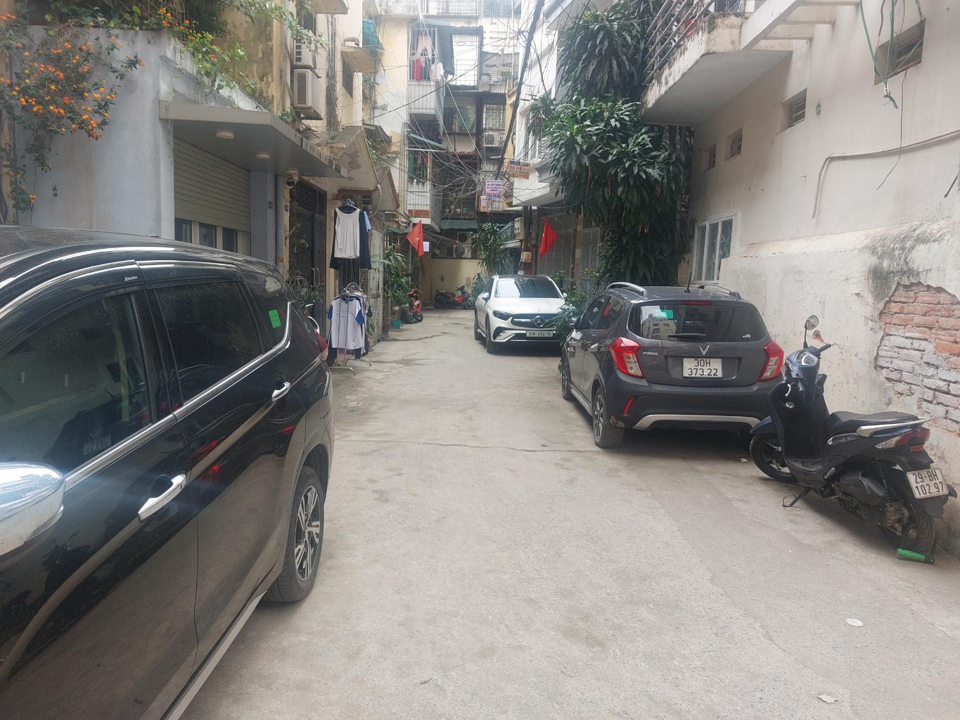 Bán nhà Giải Phóng - diện tích 115m2 1 tầng - ô tô tránh - giá 7,3 tỷ