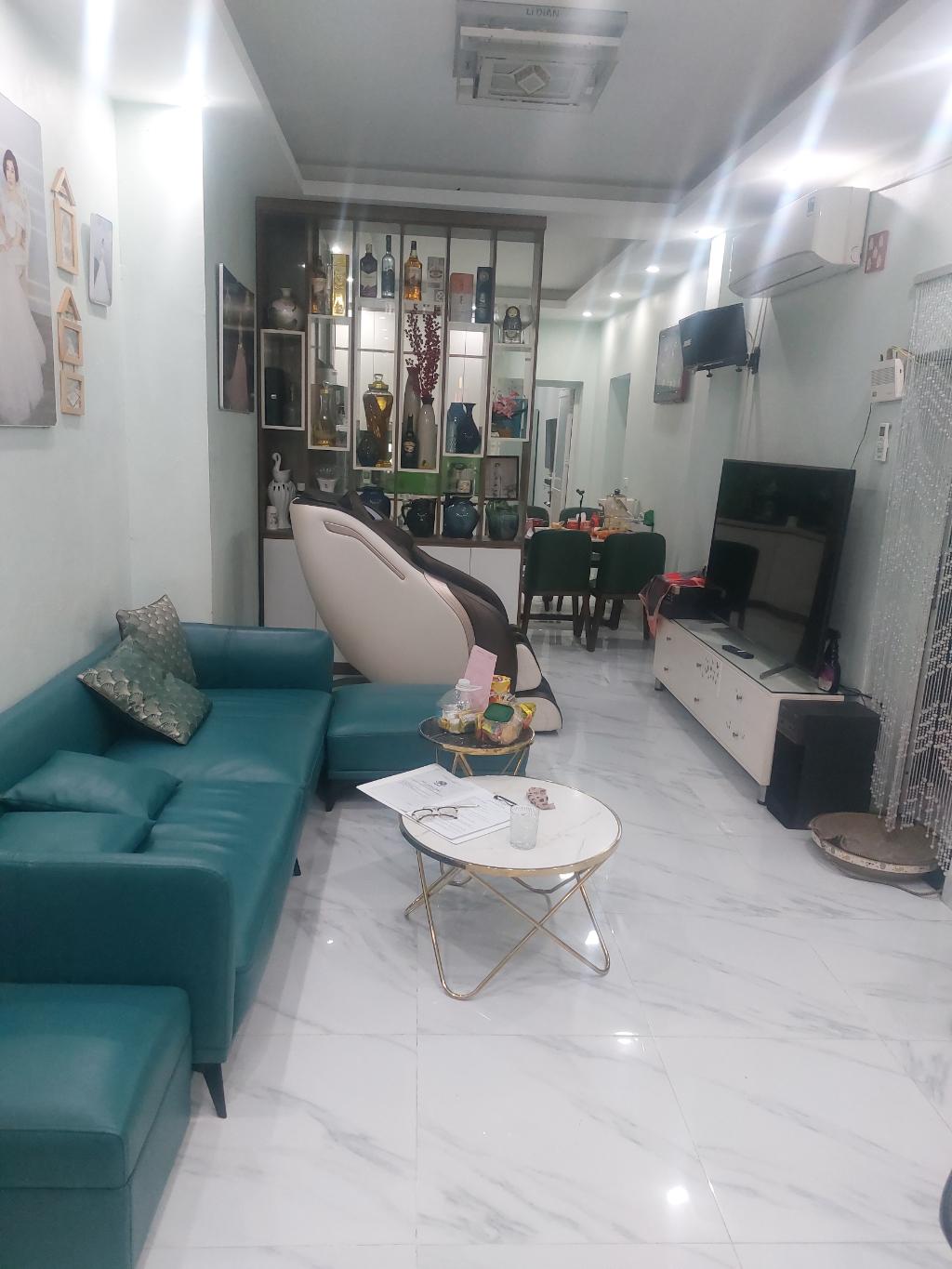 Bán nhà Giải Phóng - diện tích 115m2 1 tầng - ô tô tránh - giá 7,3 tỷ