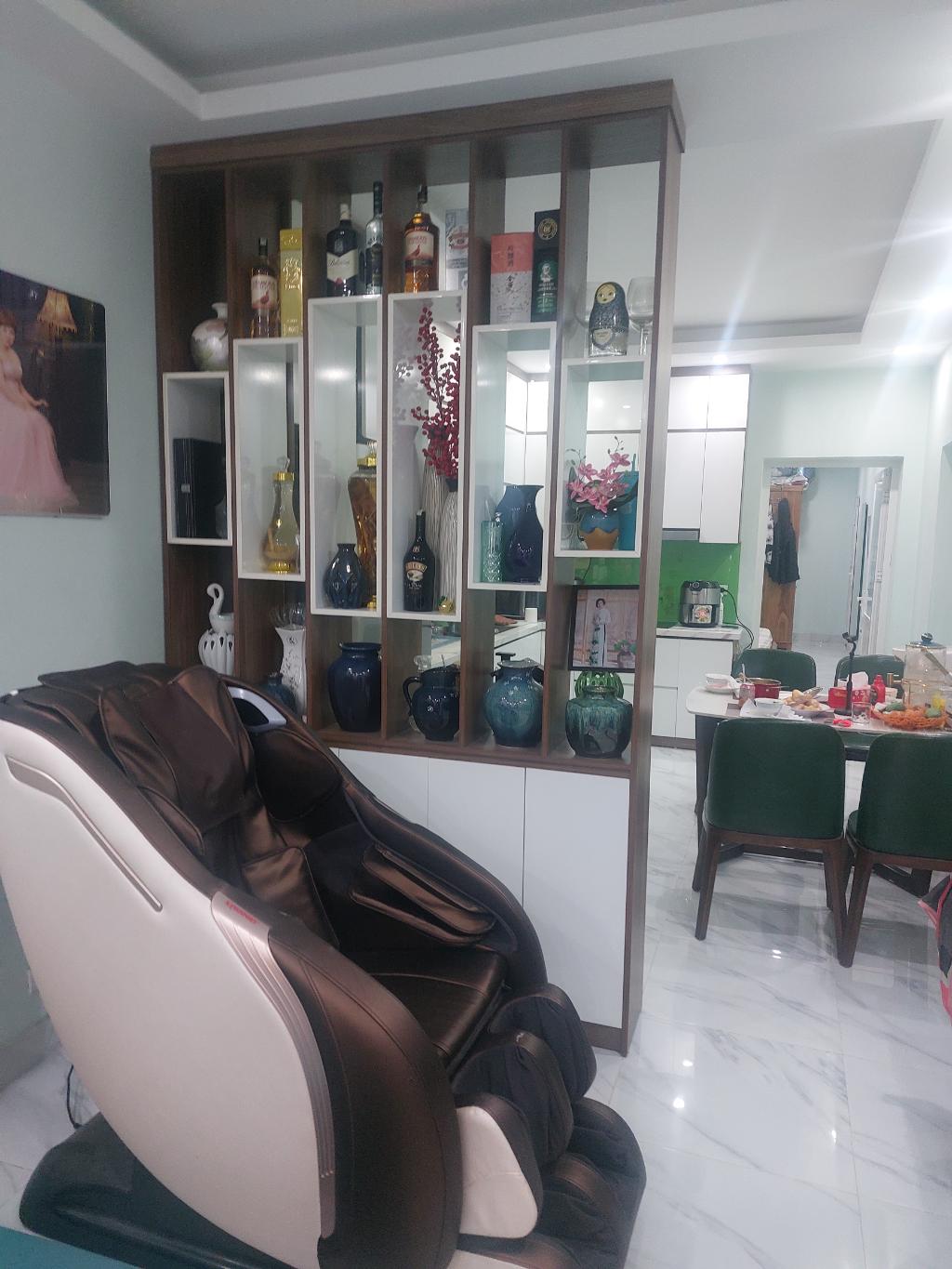 Bán nhà Giải Phóng - diện tích 115m2 1 tầng - ô tô tránh - giá 7,3 tỷ