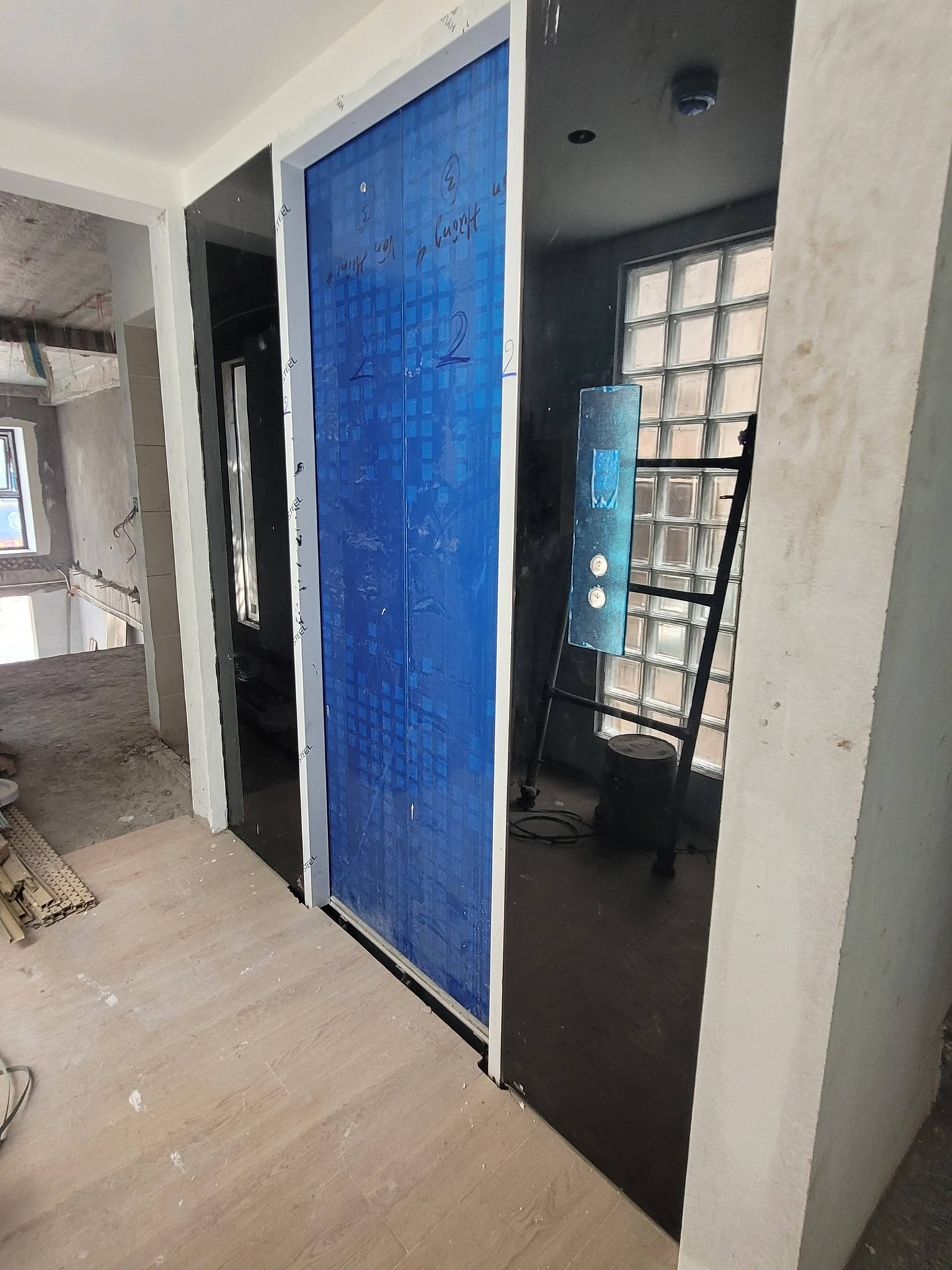 Bán nhà Lò Đúc - diện tích 71m2 8 tầng - Lô góc - giá 70 tỷ