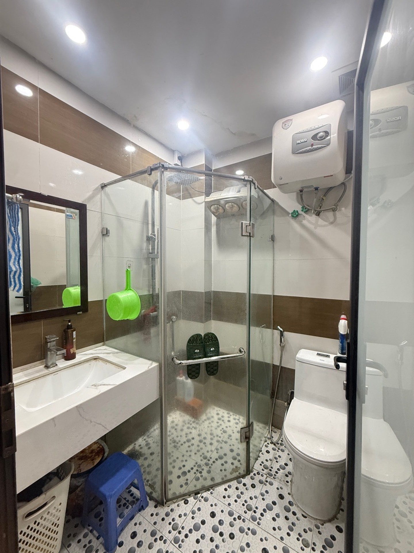 Bán nhà Trương Định - diện tích 30m2 5 tầng - ô tô chạy vòng quanh - giá 8,9 tỷ