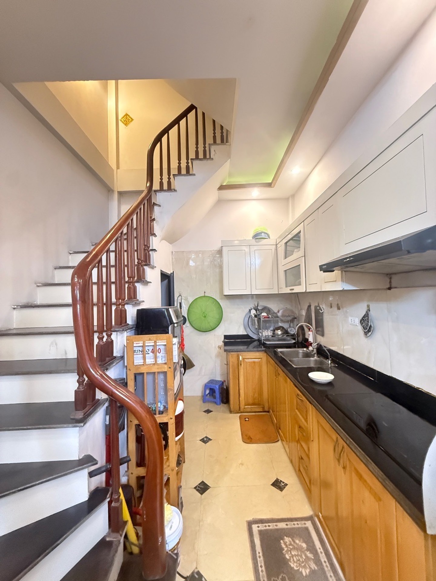Bán nhà Trương Định - diện tích 30m2 5 tầng - ô tô chạy vòng quanh - giá 8,9 tỷ
