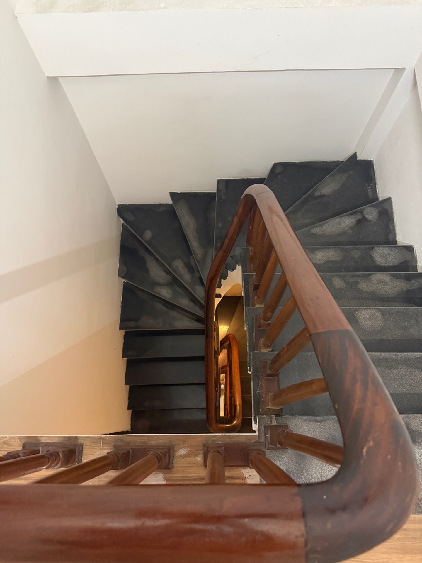 Bán nhà Trương Định - diện tích 30m2 5 tầng - ô tô chạy vòng quanh - giá 8,9 tỷ