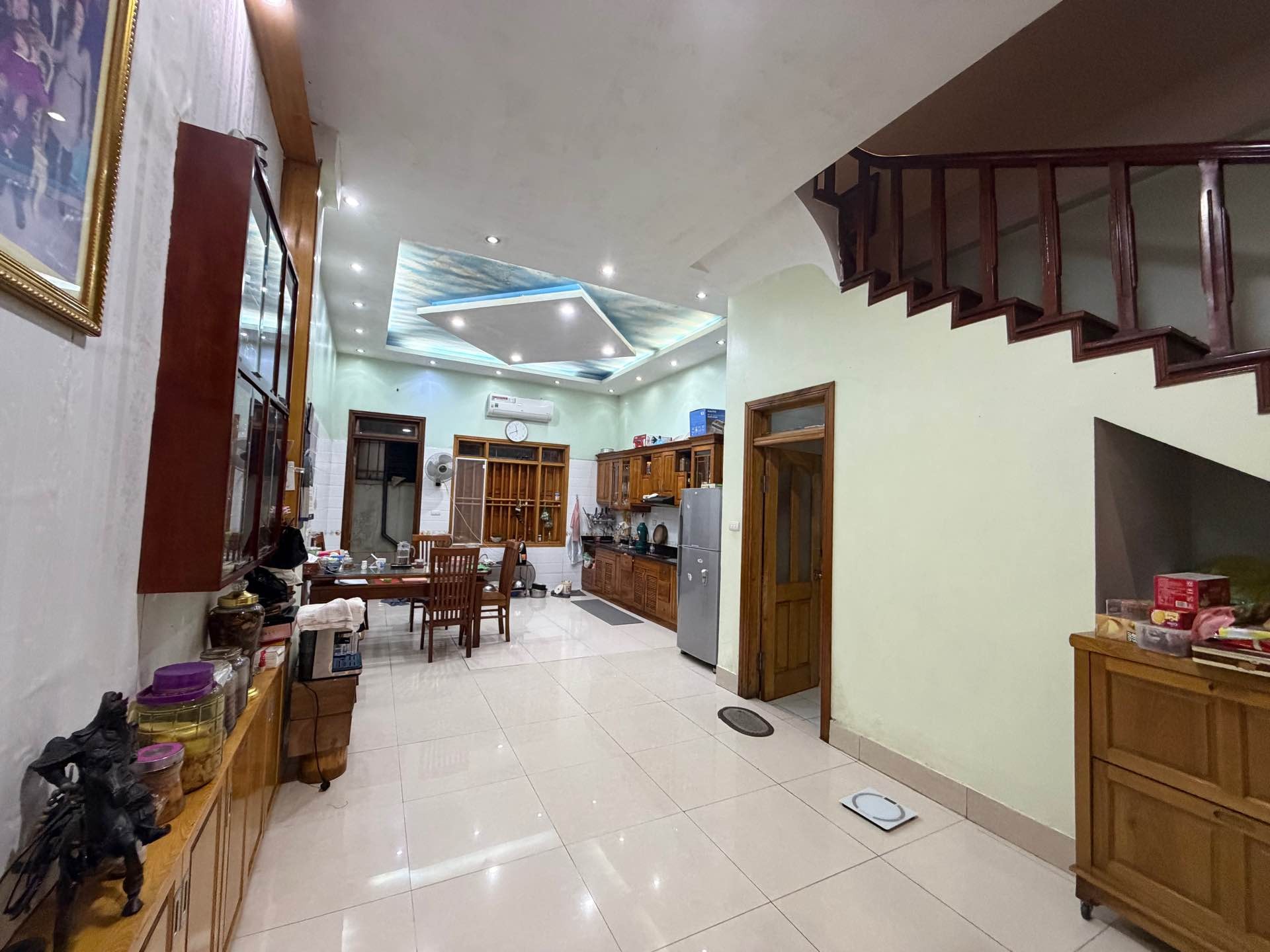 Bán nhà Ngũ Nhạc - diện tích 105m2 3 tầng - Ô tô tránh - giá 32 tỷ