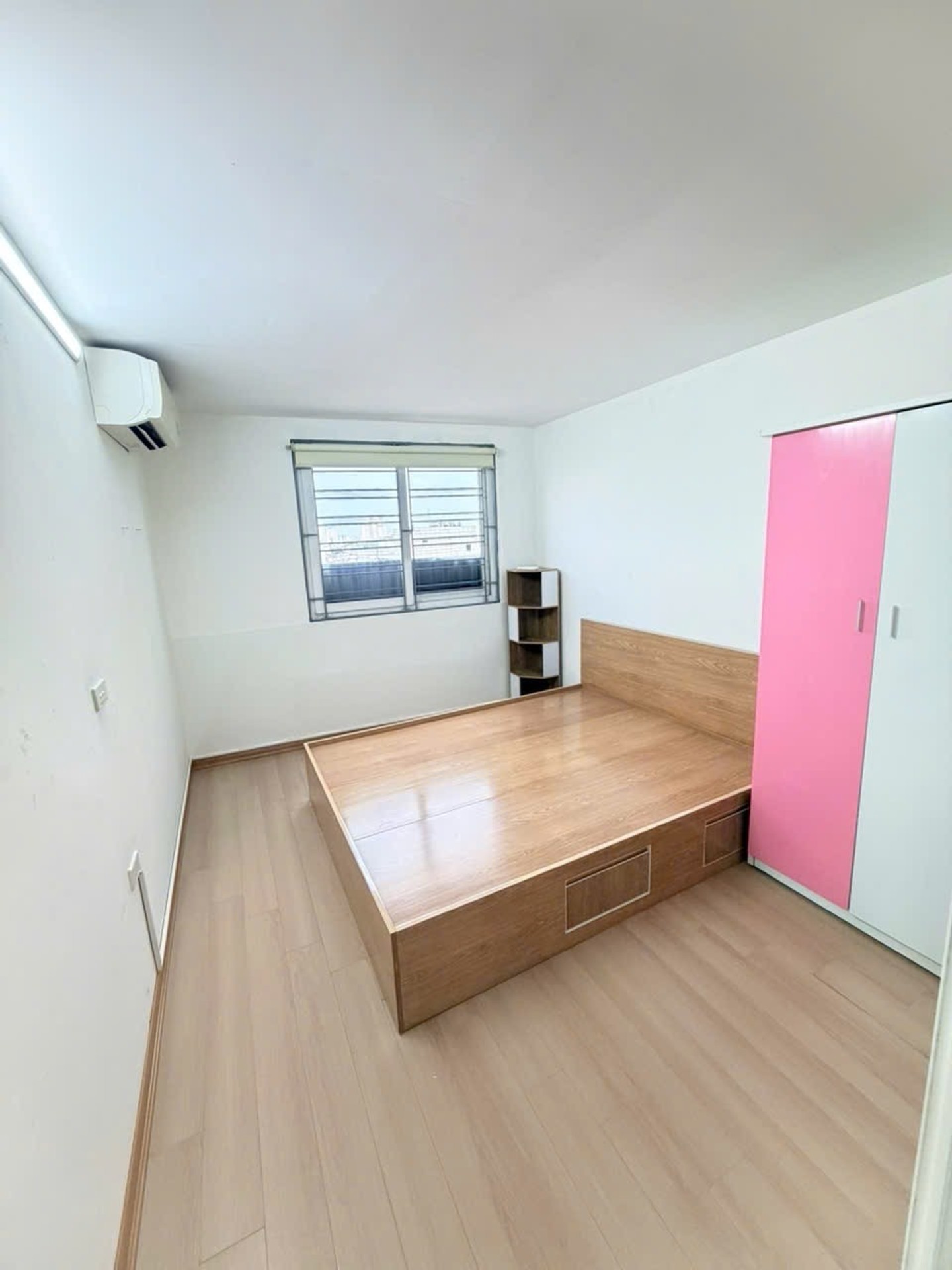 Bán nhà Khương Đình - diện tích 45m2 9 tầng - Lô góc, thang máy - giá 1,39 tỷ