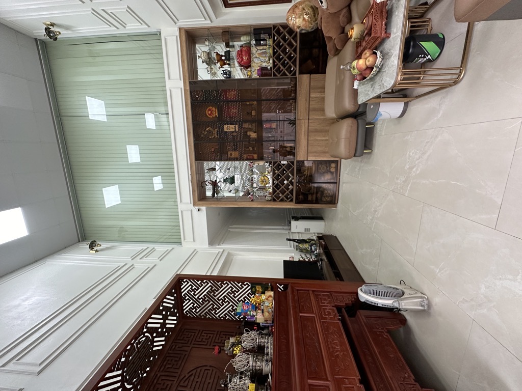 Bán nhà Trương Định - diện tích 70m2 2 tầng - ô tô tránh - giá 23,5 tỷ