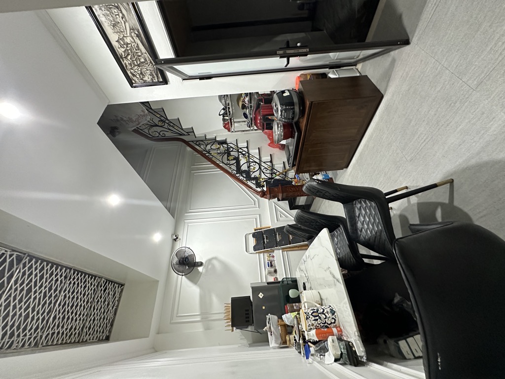 Bán nhà Trương Định - diện tích 70m2 2 tầng - ô tô tránh - giá 23,5 tỷ