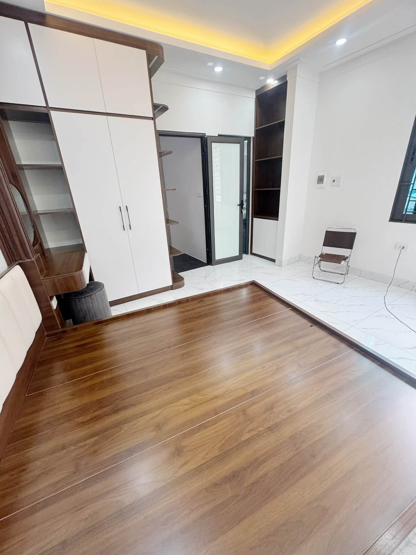 Bán nhà Vĩnh Hưng - diện tích 22m2 3 tầng - ô tô đỗ cửa - giá 3,2 tỷ
