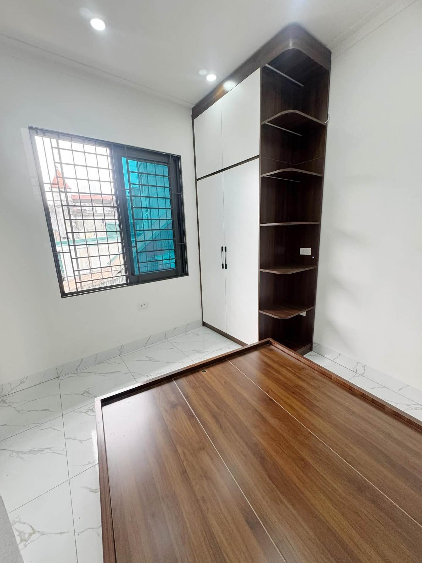 Bán nhà Vĩnh Hưng - diện tích 22m2 3 tầng - ô tô đỗ cửa - giá 3,2 tỷ