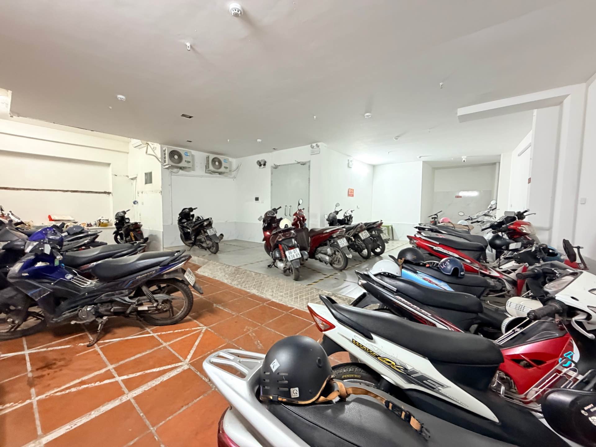 Bán nhà Khương Trung - diện tích 154m2 7 tầng - Đang cập nhật - giá 38 tỷ