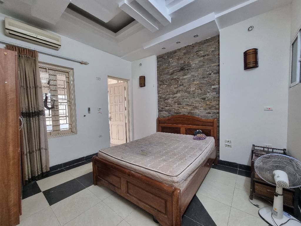 Bán nhà Tứ Liên - diện tích 220m2 4 tầng - Ô tô thông - giá 53,5 tỷ