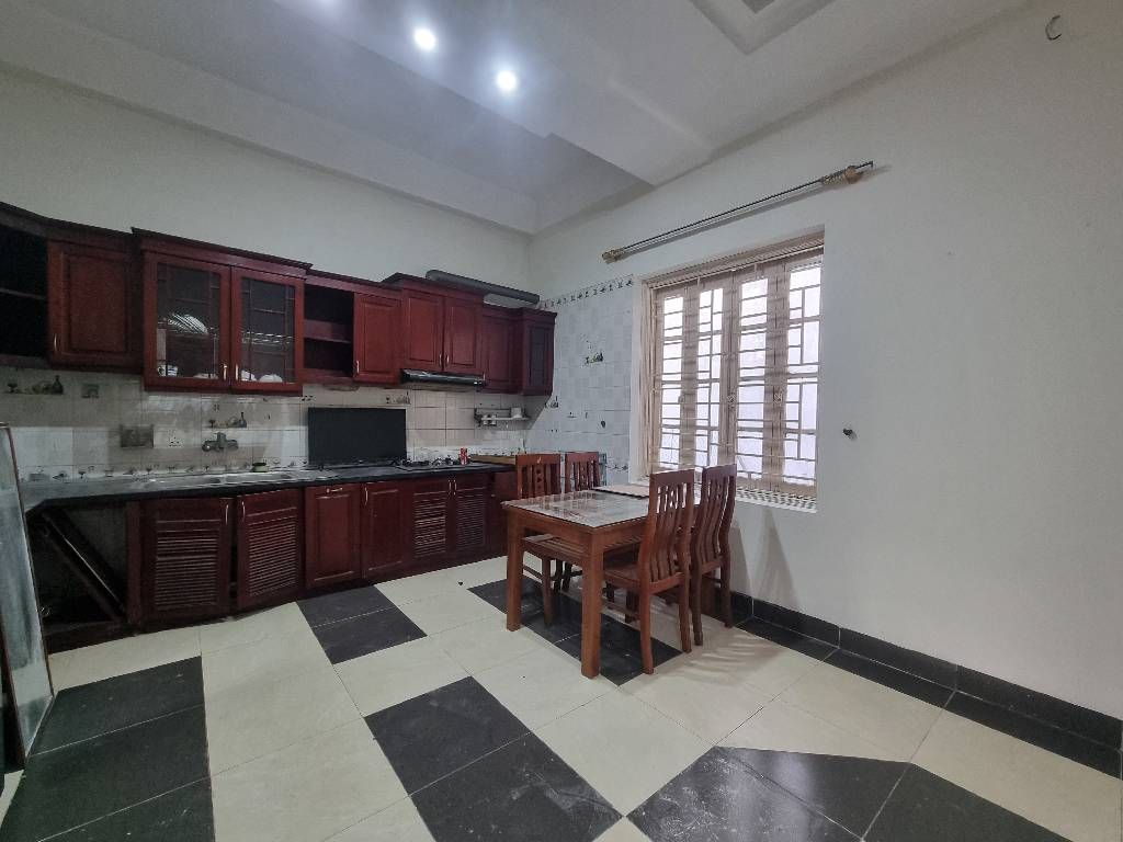 Bán nhà Tứ Liên - diện tích 220m2 4 tầng - Ô tô thông - giá 53,5 tỷ