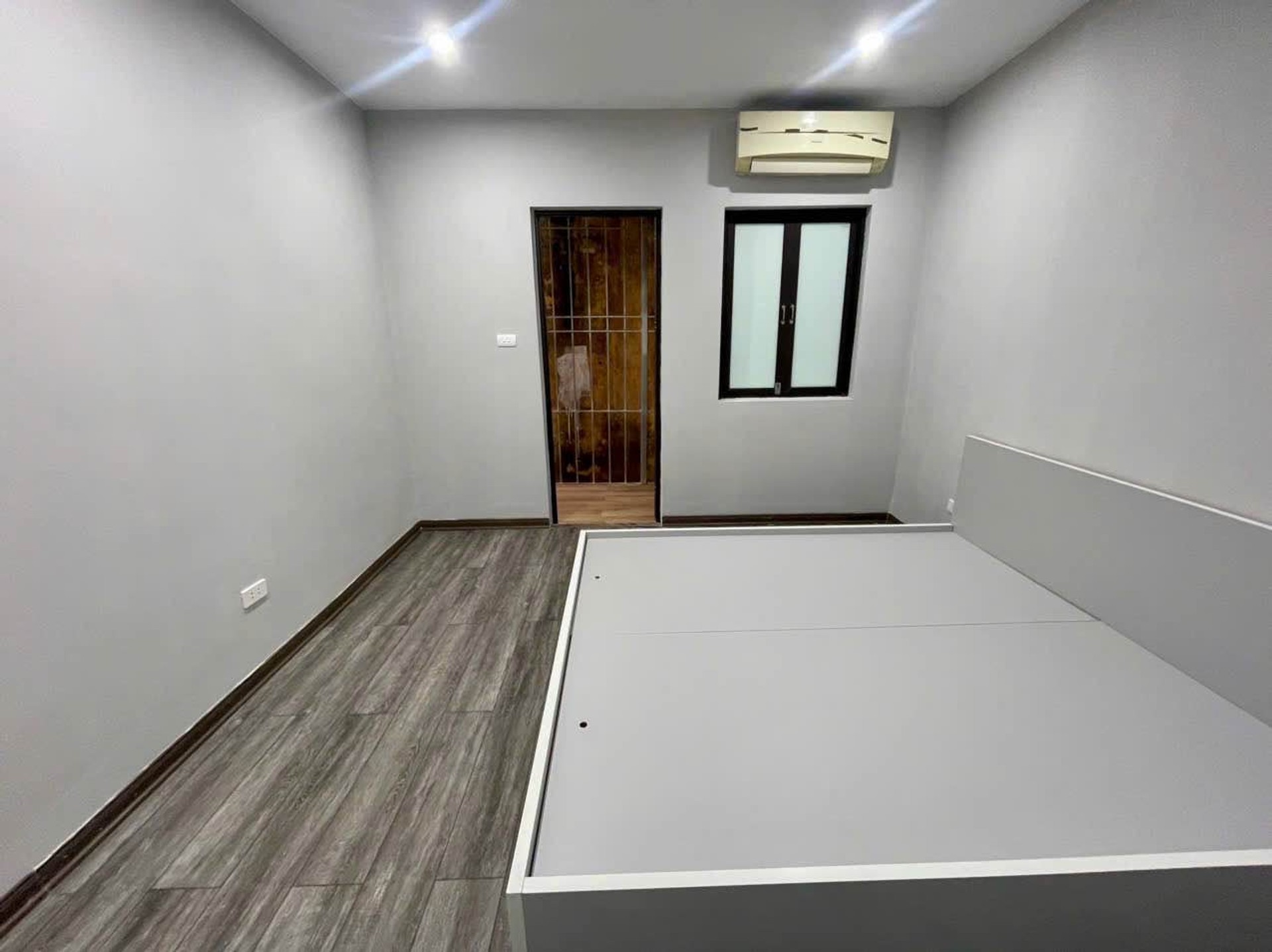 Bán nhà Lương Khánh Thiện - diện tích 42m2 4 tầng - 2 ngủ - giá 4,25 tỷ