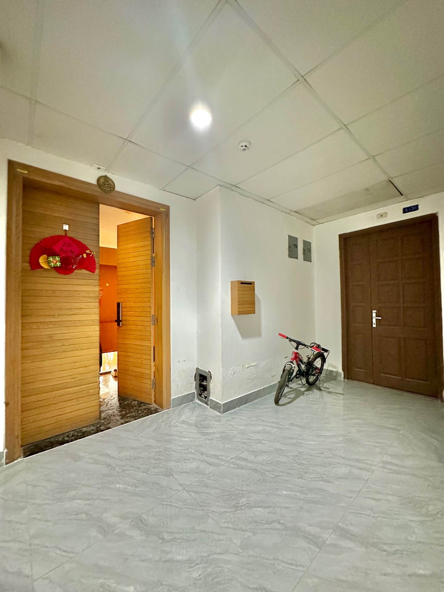 Bán nhà Nguyễn Chí Thanh - diện tích 320m2 12 tầng - Lô góc 3 mặt thoáng - giá 27,5 tỷ