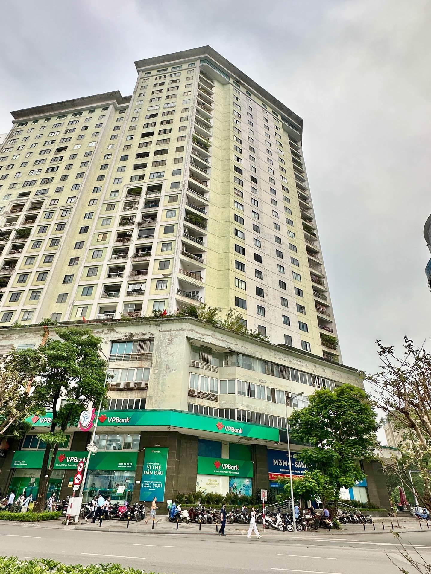 Bán nhà Nguyễn Chí Thanh - diện tích 320m2 12 tầng - Lô góc 3 mặt thoáng - giá 27,5 tỷ