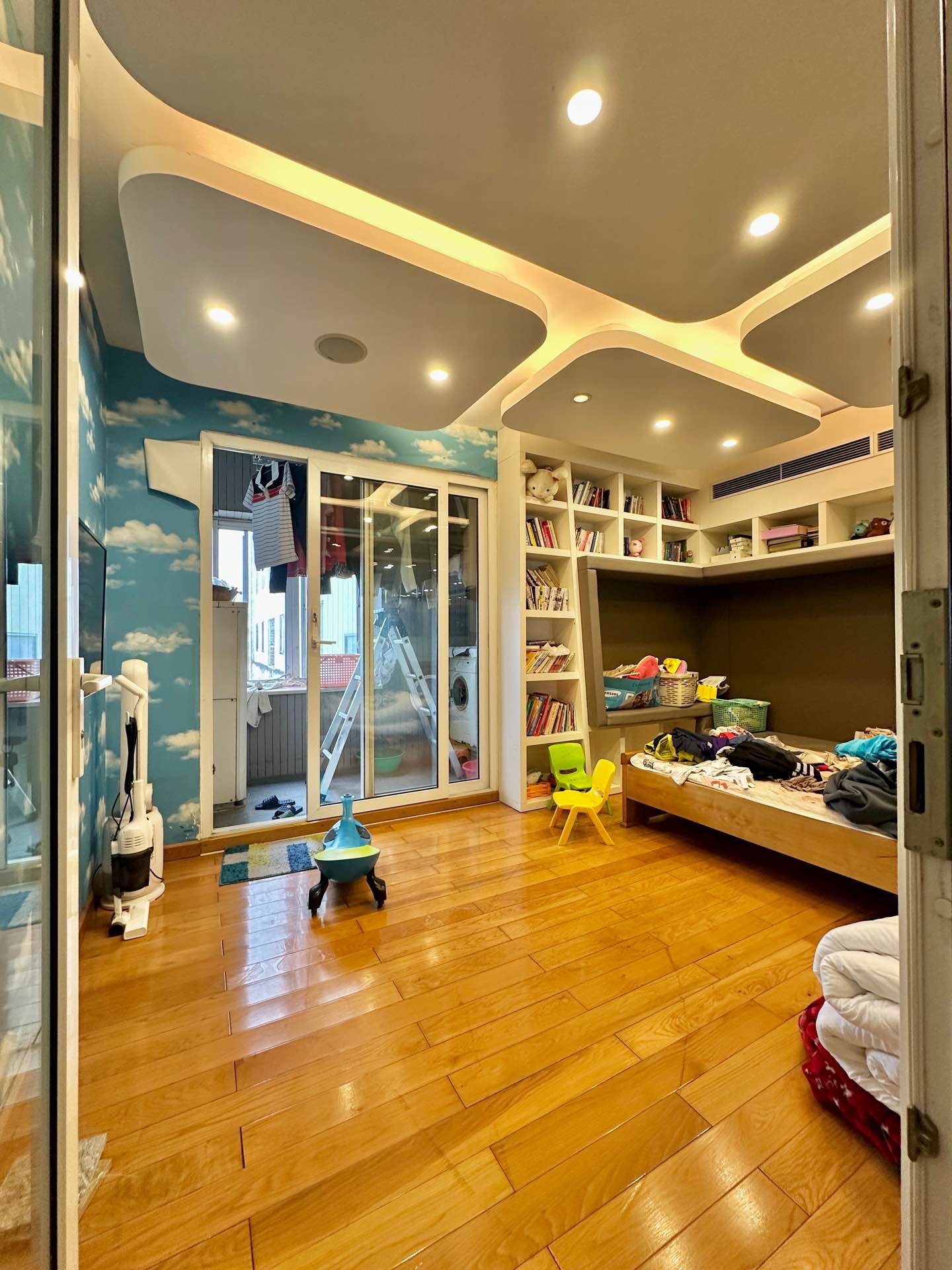 Bán nhà Nguyễn Chí Thanh - diện tích 320m2 12 tầng - Lô góc 3 mặt thoáng - giá 27,5 tỷ