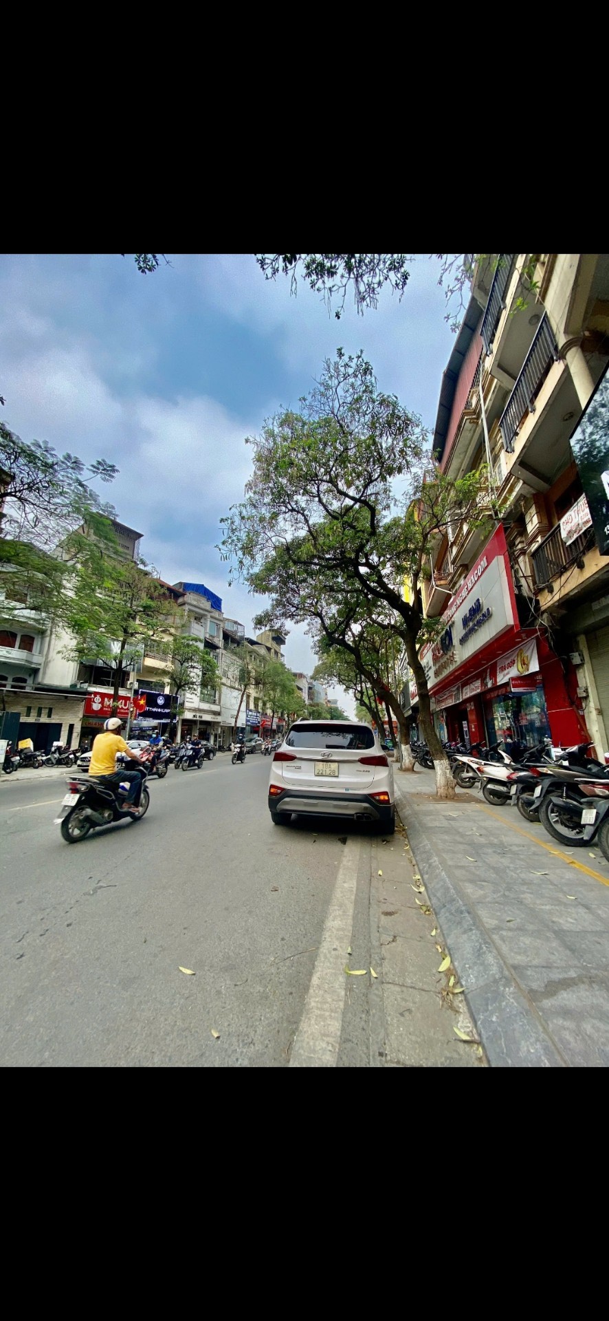 Bán nhà Lê Thanh Nghị - diện tích 451m2 9 tầng - Mặt tiền rộng, vỉa hè mênh mông - giá 295 tỷ