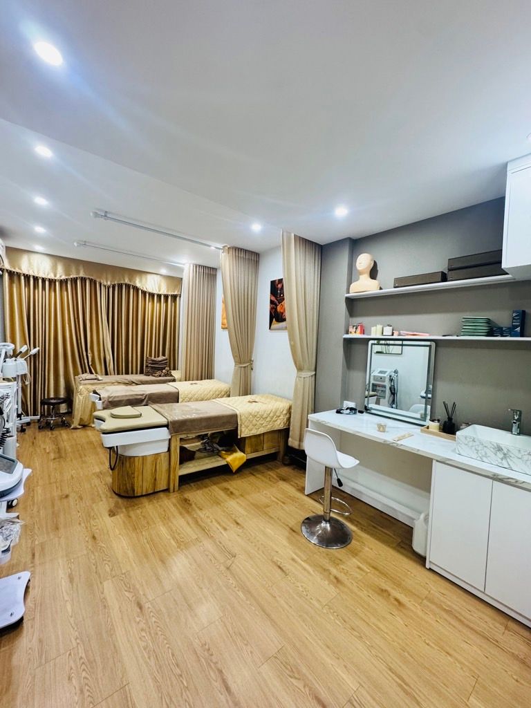 Bán nhà Minh Khai - diện tích 47m2 6 tầng - Nhà 2 mặt đường - giá 29 tỷ