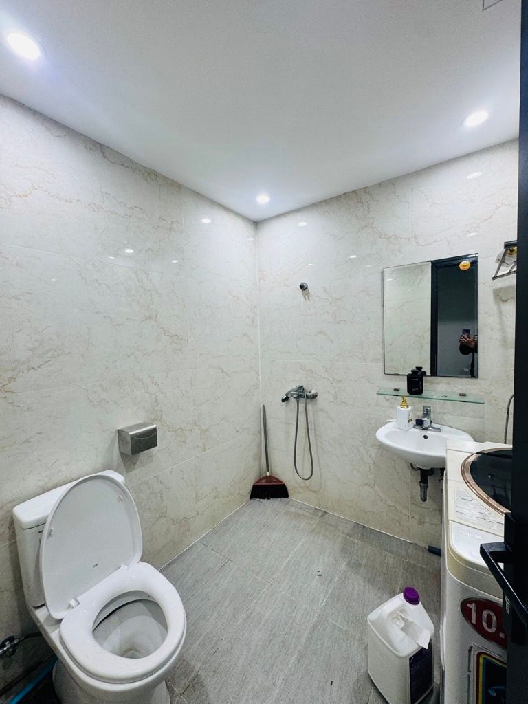 Bán nhà Minh Khai - diện tích 47m2 6 tầng - Nhà 2 mặt đường - giá 29 tỷ