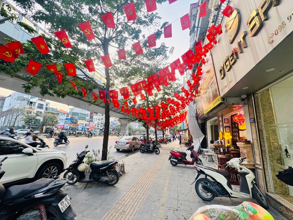 Bán nhà Minh Khai - diện tích 47m2 6 tầng - Nhà 2 mặt đường - giá 29 tỷ