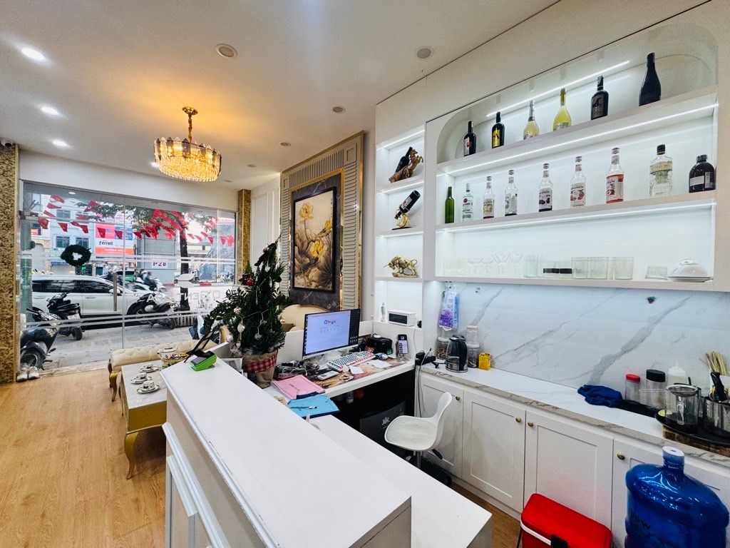 Bán nhà Minh Khai - diện tích 47m2 6 tầng - Nhà 2 mặt đường - giá 29 tỷ