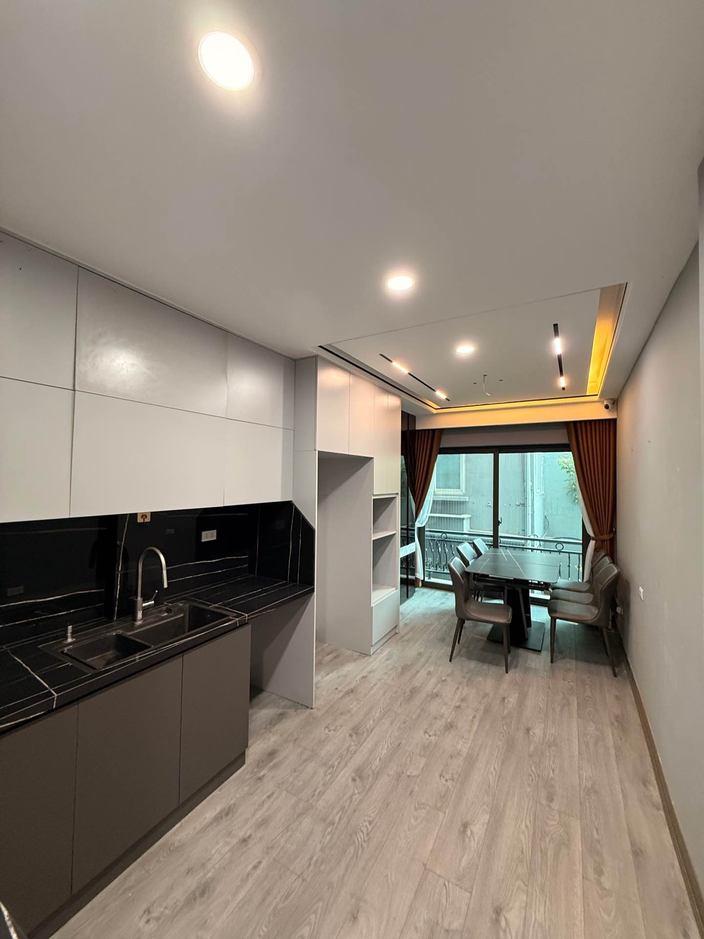 Bán nhà Bạch Mai - diện tích 33m2 5 tầng - Ngõ 3 gác phi - giá 9,9 tỷ