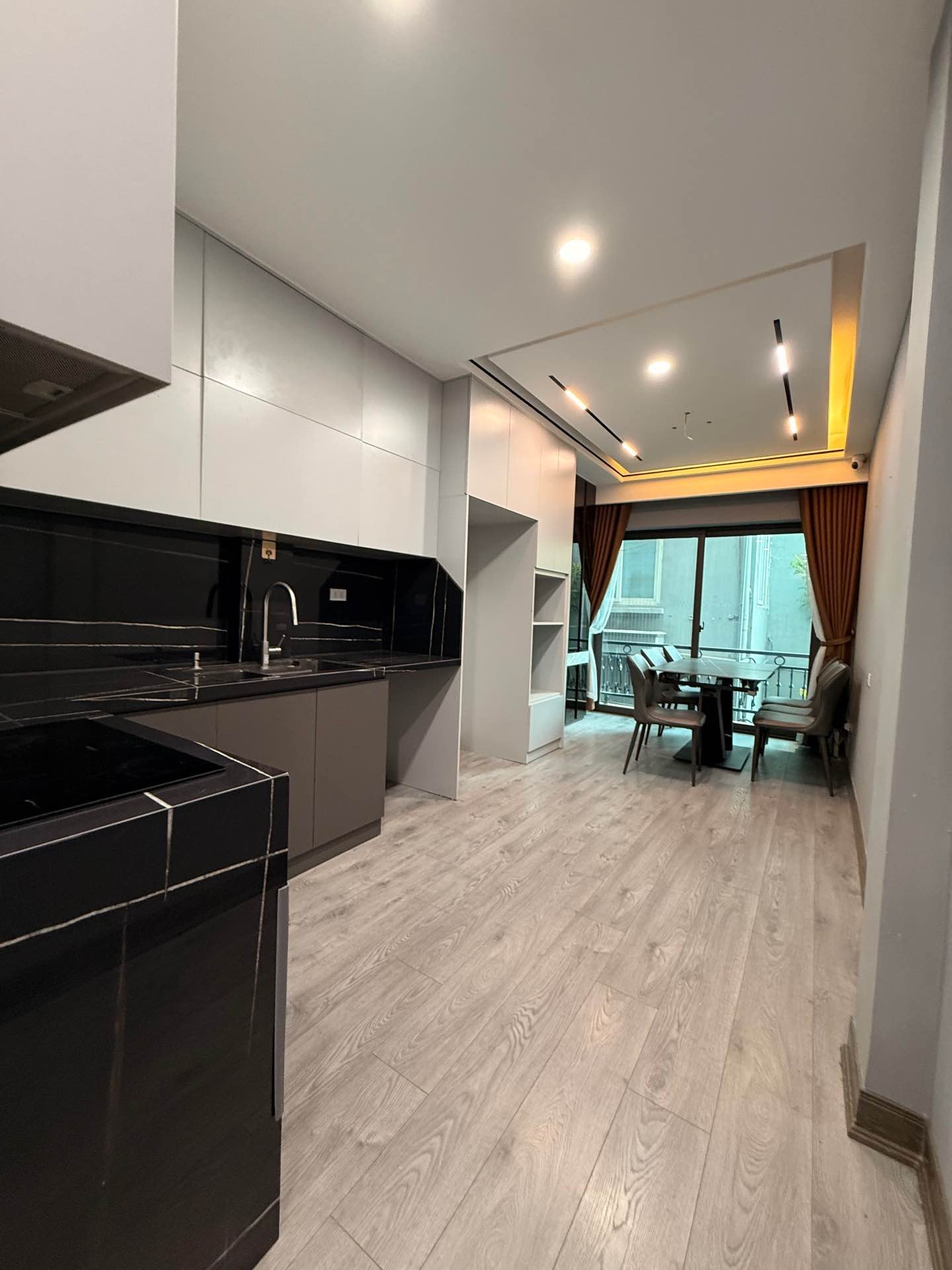 Bán nhà Bạch Mai - diện tích 33m2 5 tầng - Ngõ 3 gác phi - giá 9,9 tỷ