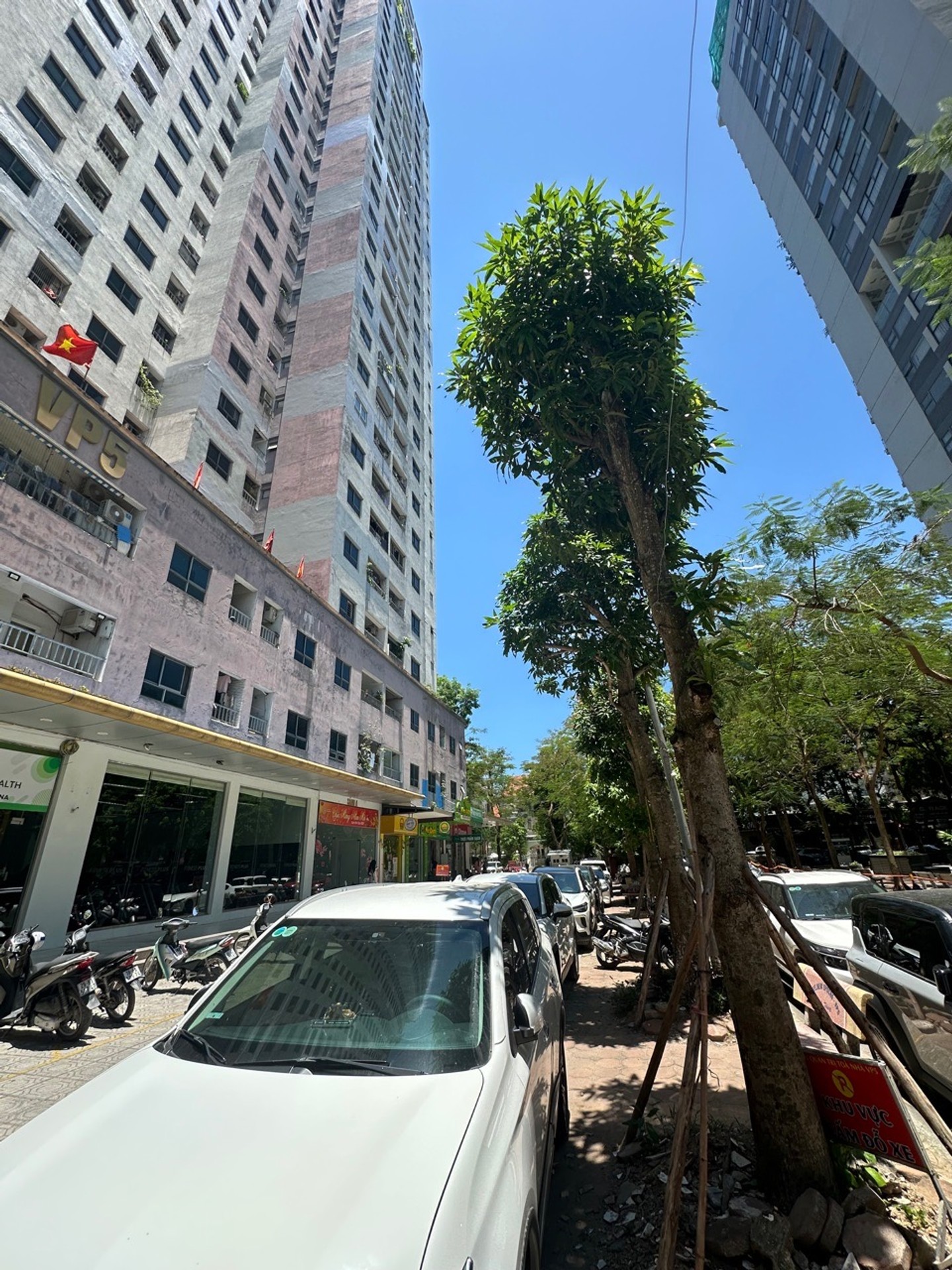 Bán nhà Nguyễn Duy Trinh - diện tích 61m2 19 tầng - Lô góc tầng cao view hồ siêu đẹp - giá 4,8 tỷ
