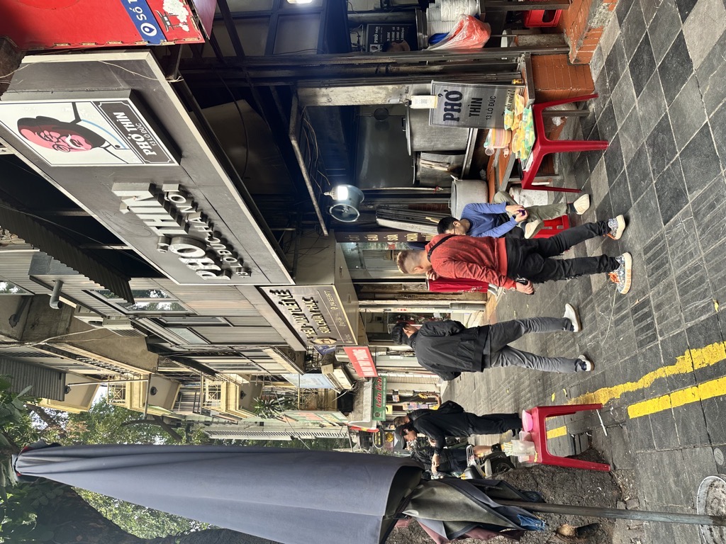 Bán nhà Lò Đúc - diện tích 95m2 3 tầng - Bán đất tặng nhà - giá 25 tỷ