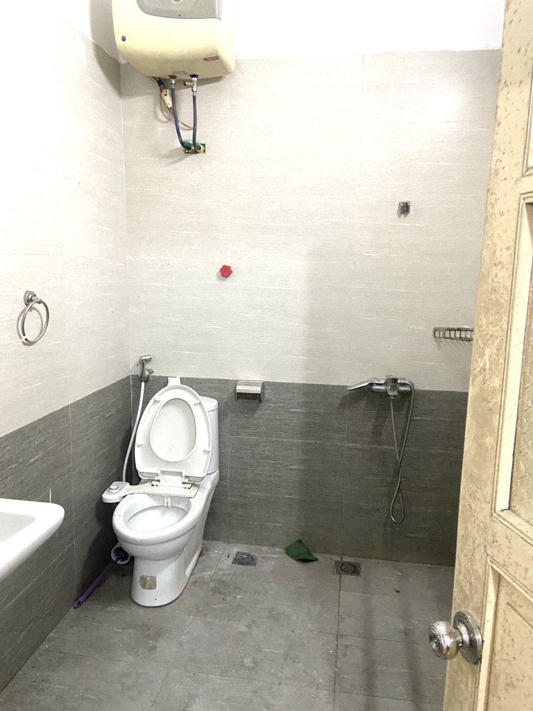 Bán nhà Hoàng Văn Thái - diện tích 105m2 3 tầng - Phân lô ô tô tránh - giá 25 tỷ