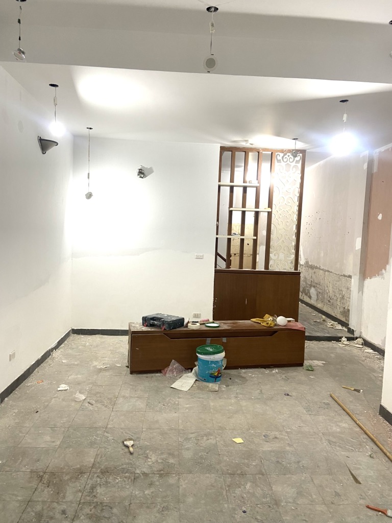 Bán nhà Hoàng Văn Thái - diện tích 105m2 3 tầng - Phân lô ô tô tránh - giá 25 tỷ