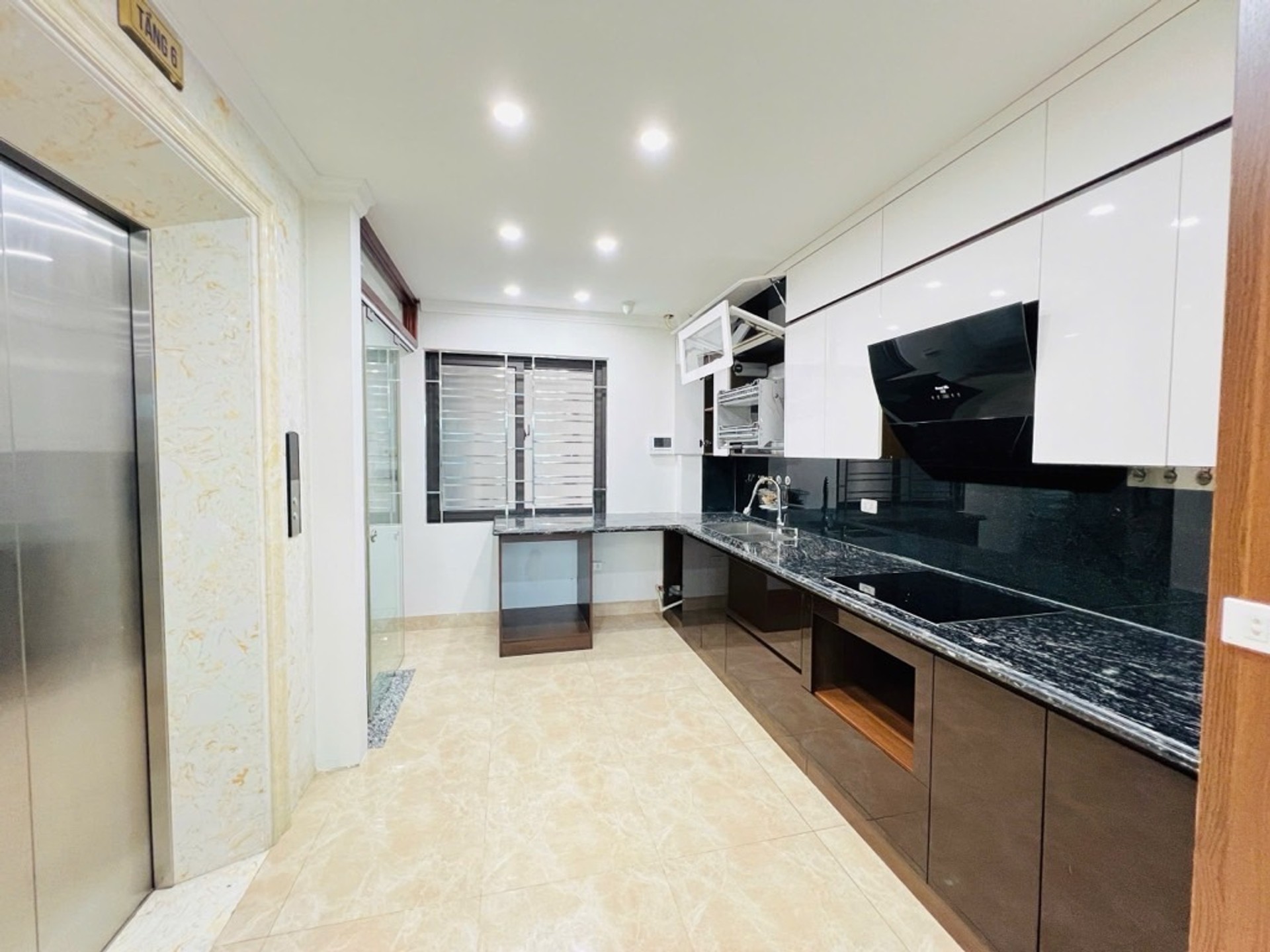 Bán nhà Nguyễn Lương Bằng - diện tích 59m2 7 tầng - ô tô tránh - giá 30,8 tỷ