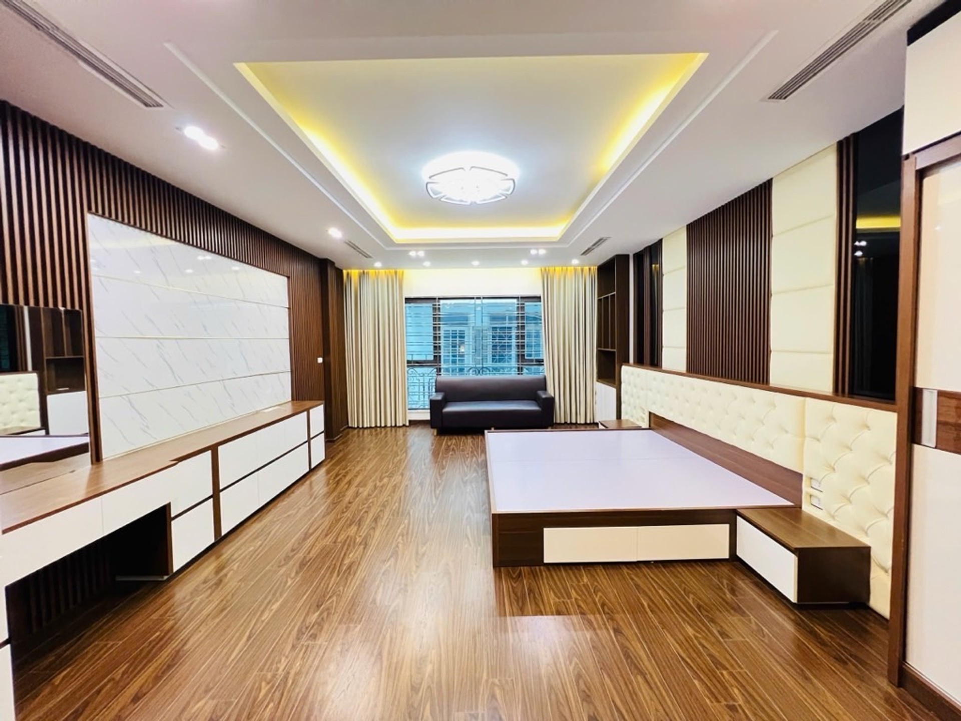 Bán nhà Nguyễn Lương Bằng - diện tích 59m2 7 tầng - ô tô tránh - giá 30,8 tỷ