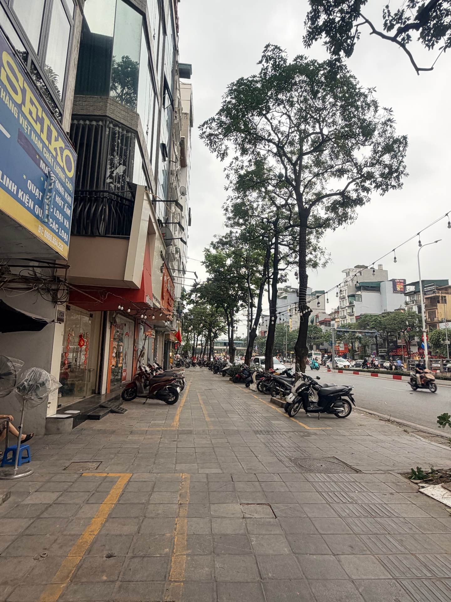 Bán nhà Trần Khát Chân - diện tích 50m2 3 tầng - Mặt phố VIP - giá 46,5 tỷ