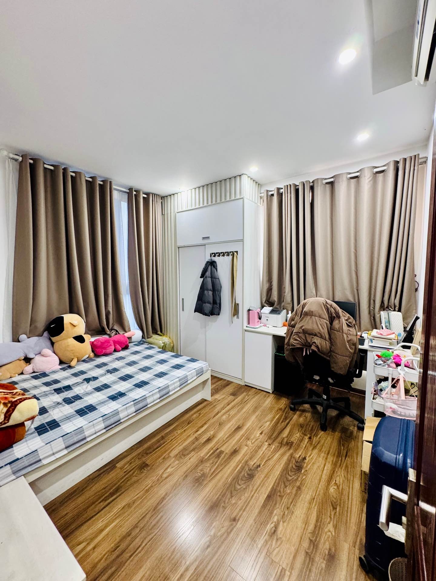 Bán nhà Giải Phóng - diện tích 92m2 12 tầng - Căn góc 3 thoáng - giá 8,8 tỷ