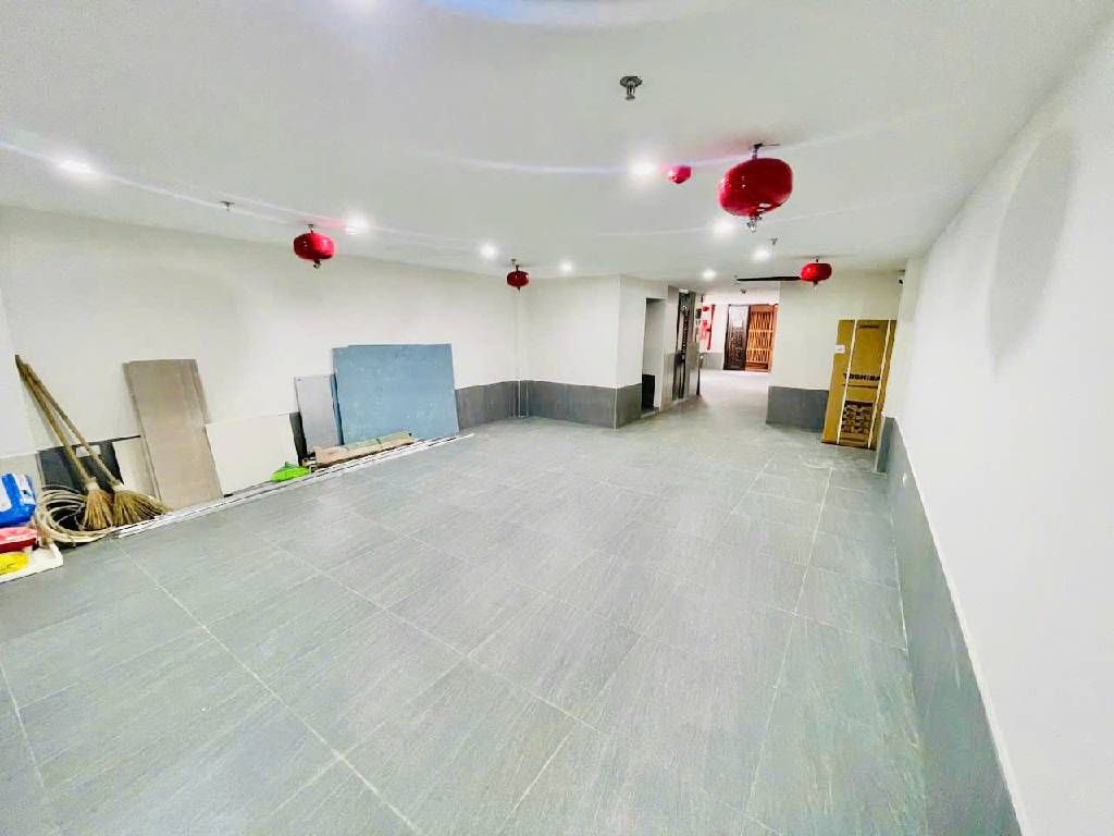 Bán nhà Giải Phóng - diện tích 94m2 7 tầng - Ô TÔ ĐỖ VF3 - giá 29,5 tỷ