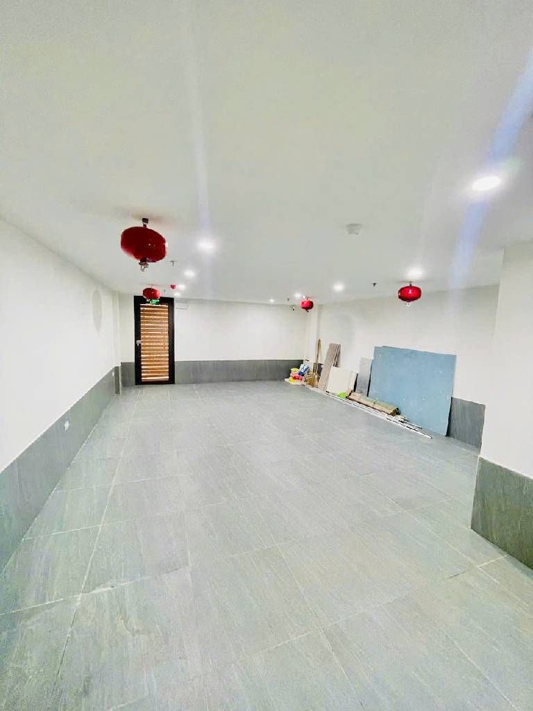 Bán nhà Giải Phóng - diện tích 94m2 7 tầng - Ô TÔ ĐỖ VF3 - giá 29,5 tỷ