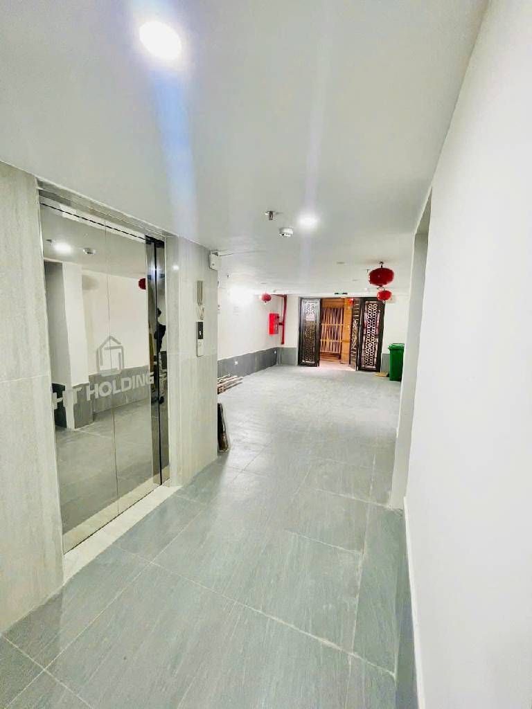 Bán nhà Giải Phóng - diện tích 94m2 7 tầng - Ô TÔ ĐỖ VF3 - giá 29,5 tỷ