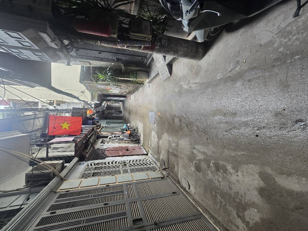 Bán nhà Giải Phóng - diện tích 94m2 7 tầng - Ô TÔ ĐỖ VF3 - giá 29,5 tỷ