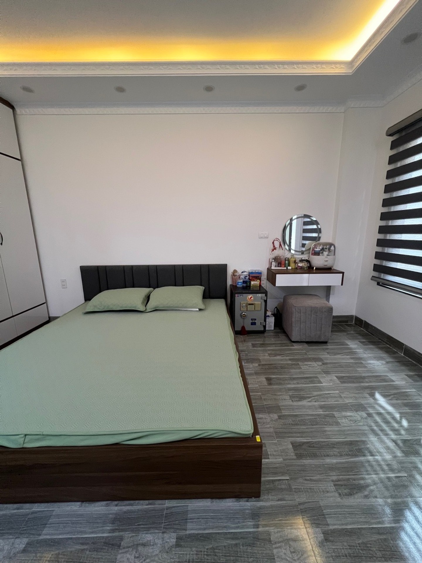 Bán nhà Hoàng Mai - diện tích 32m2 5 tầng - Thang máy, ngõ thông 1 nhà ra ô tô tránh - giá 12,85 tỷ