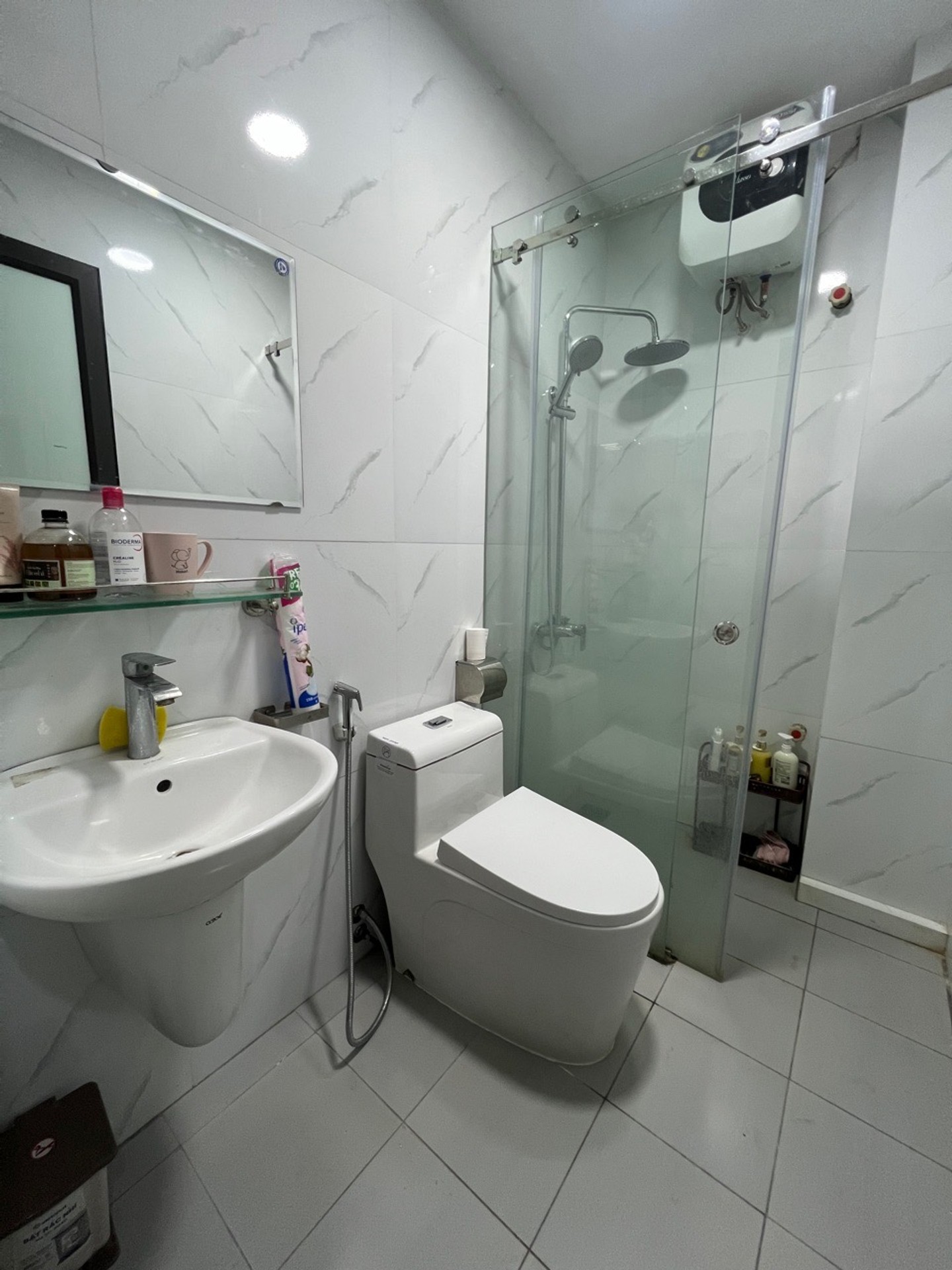 Bán nhà Hoàng Mai - diện tích 32m2 5 tầng - Thang máy, ngõ thông 1 nhà ra ô tô tránh - giá 12,85 tỷ