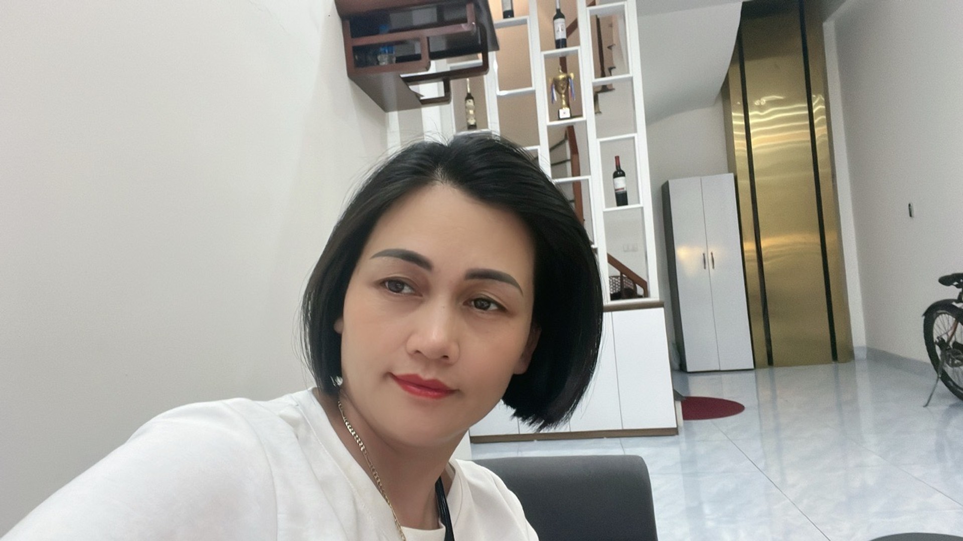 Bán nhà Hoàng Mai - diện tích 32m2 5 tầng - Thang máy, ngõ thông 1 nhà ra ô tô tránh - giá 12,85 tỷ