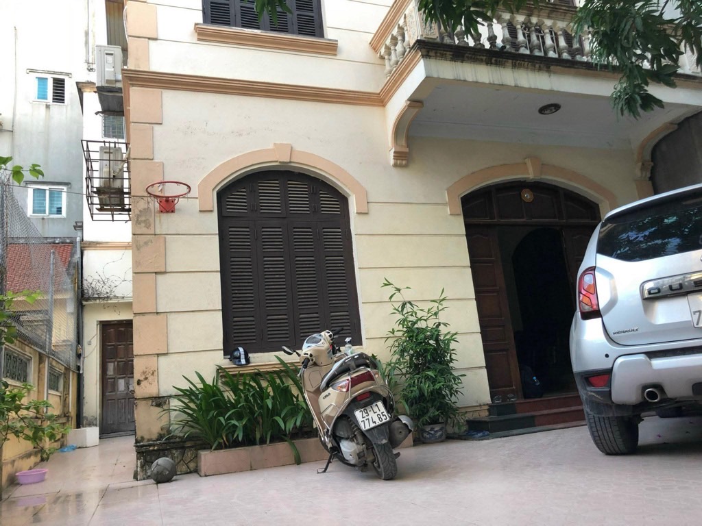 Bán nhà Quang Tiến - diện tích 134m2 3 tầng - MẶT NGÕ - KINH DOANH - giá 25 tỷ