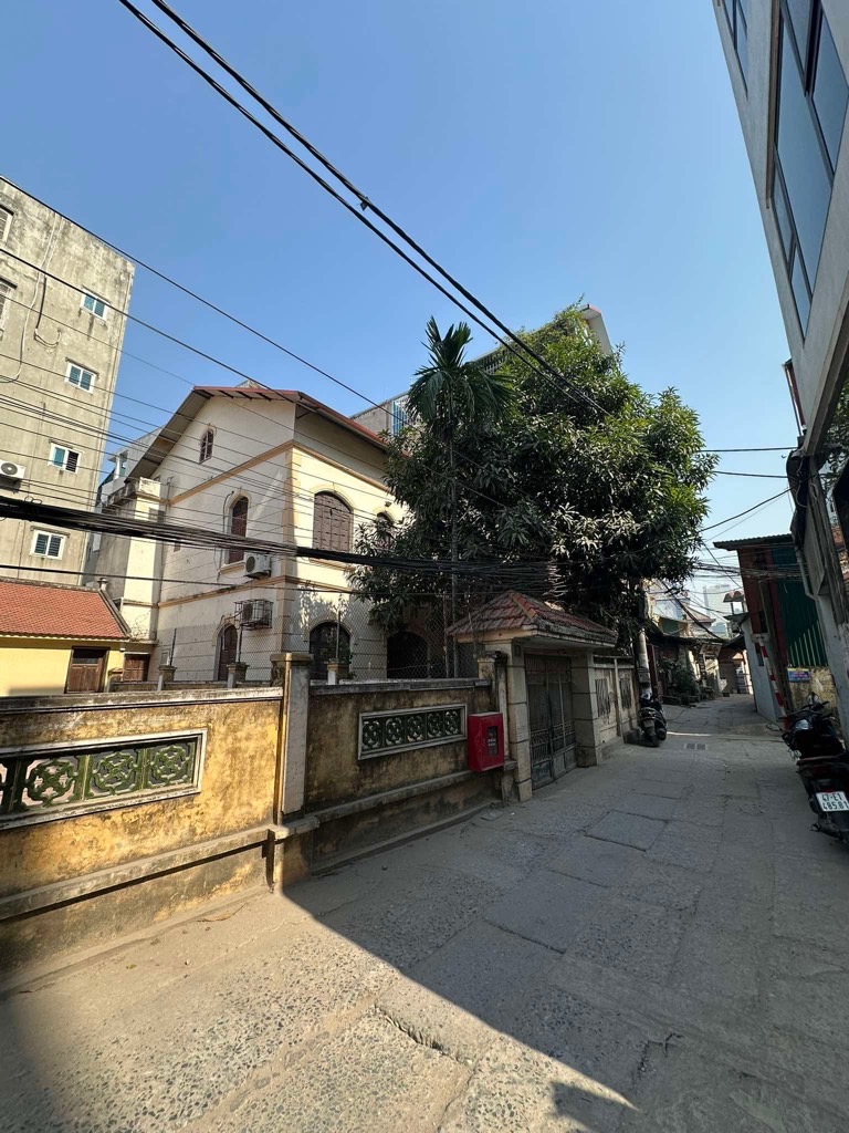 Bán nhà Quang Tiến - diện tích 134m2 3 tầng - MẶT NGÕ - KINH DOANH - giá 25 tỷ