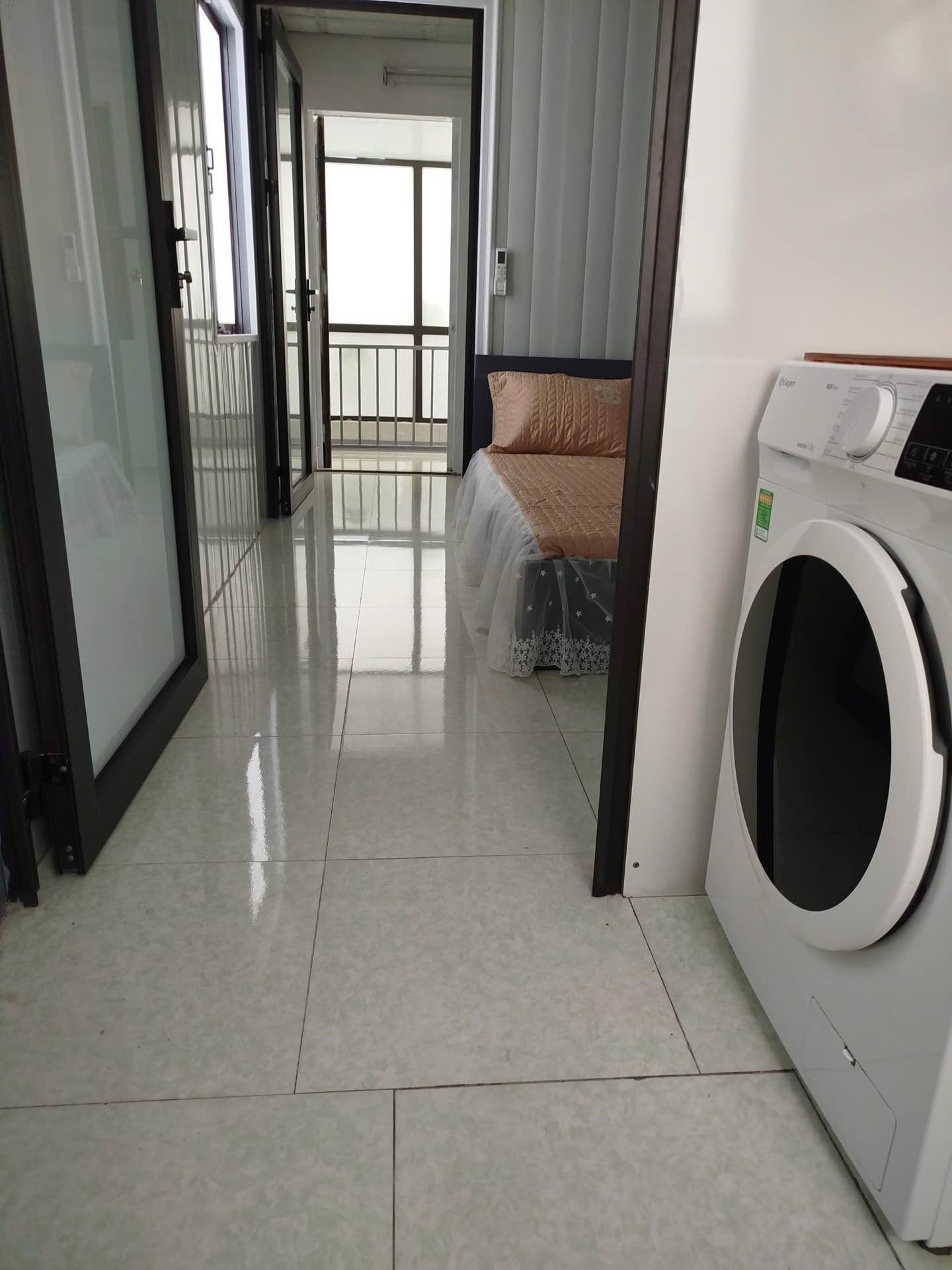 Bán nhà Định Công Hạ - diện tích 28m2 3 tầng - Nhà căn góc, full nội thất - giá 3 tỷ